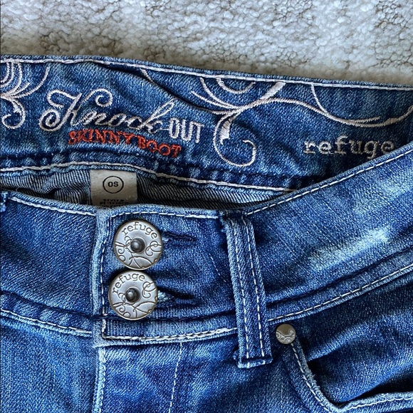 •Refuge• Distressed Skinny Bootcut Jeans - Picture 12 of 15
